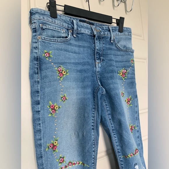 Lucky Brand Ava mid rise skinny jeans embroidered floral front‎ and rear, size 2 - Picture 9 of 14